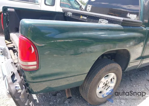 2001 Dodge Dakota Slt/Sport from USA, damaged, VIN 1B7GG2AX31S205013